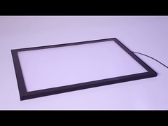 Kotak lampu bingkai aluminium yang sangat tipis dan ringan dengan cahaya yang lembut, sangat menarik.